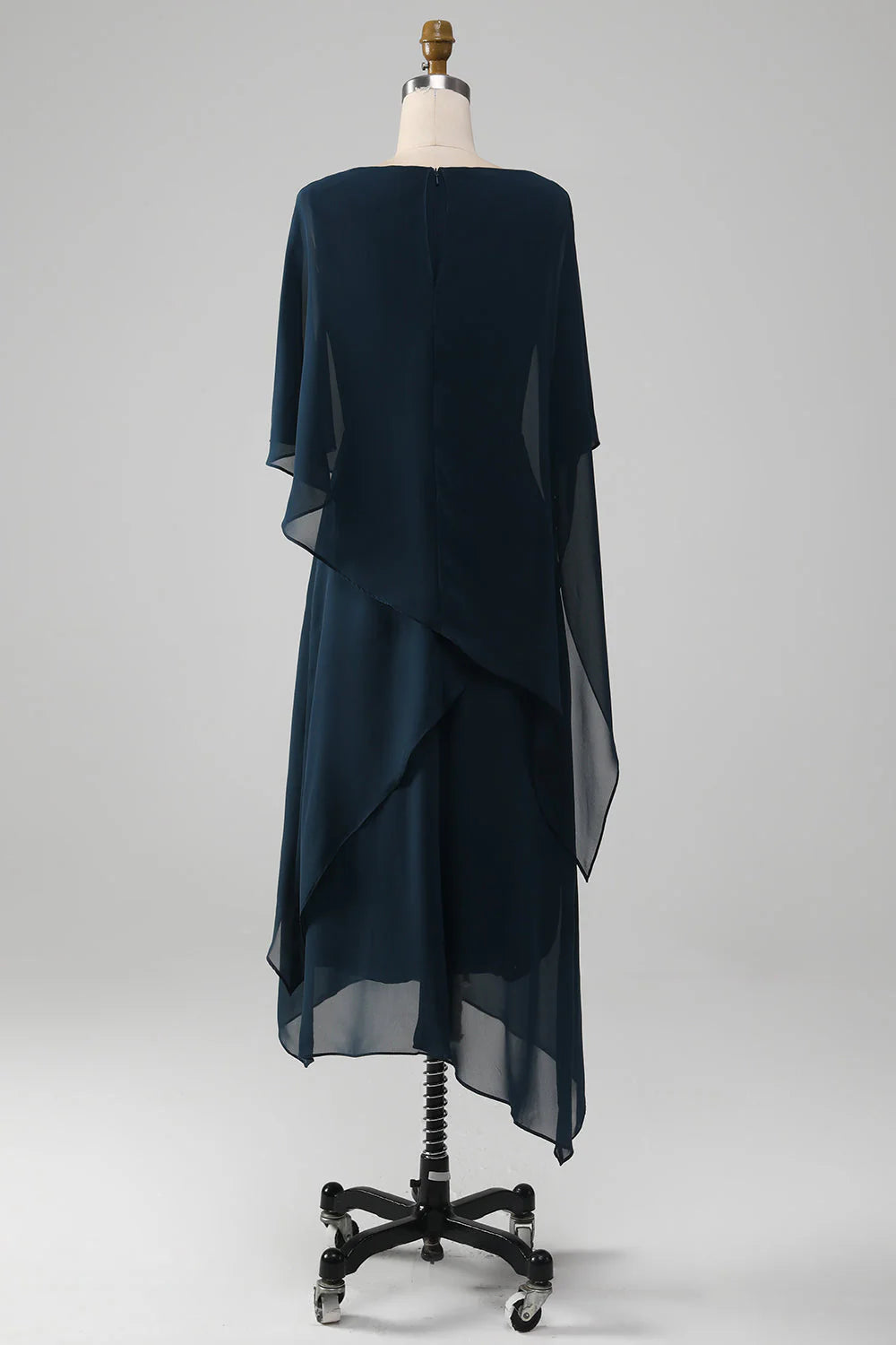 Robe de mère de la mariée en mousseline de soie, coupe trapèze, décolleté dégagé